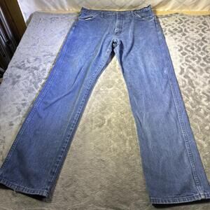 Wrangler Blue Denim Jeans Mens Size 36x34 Classic Fit Western Cowboy Durable